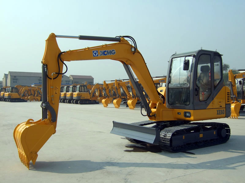 China Famous Brand 15 Ton Heavy Wheel Excavator Xe150d