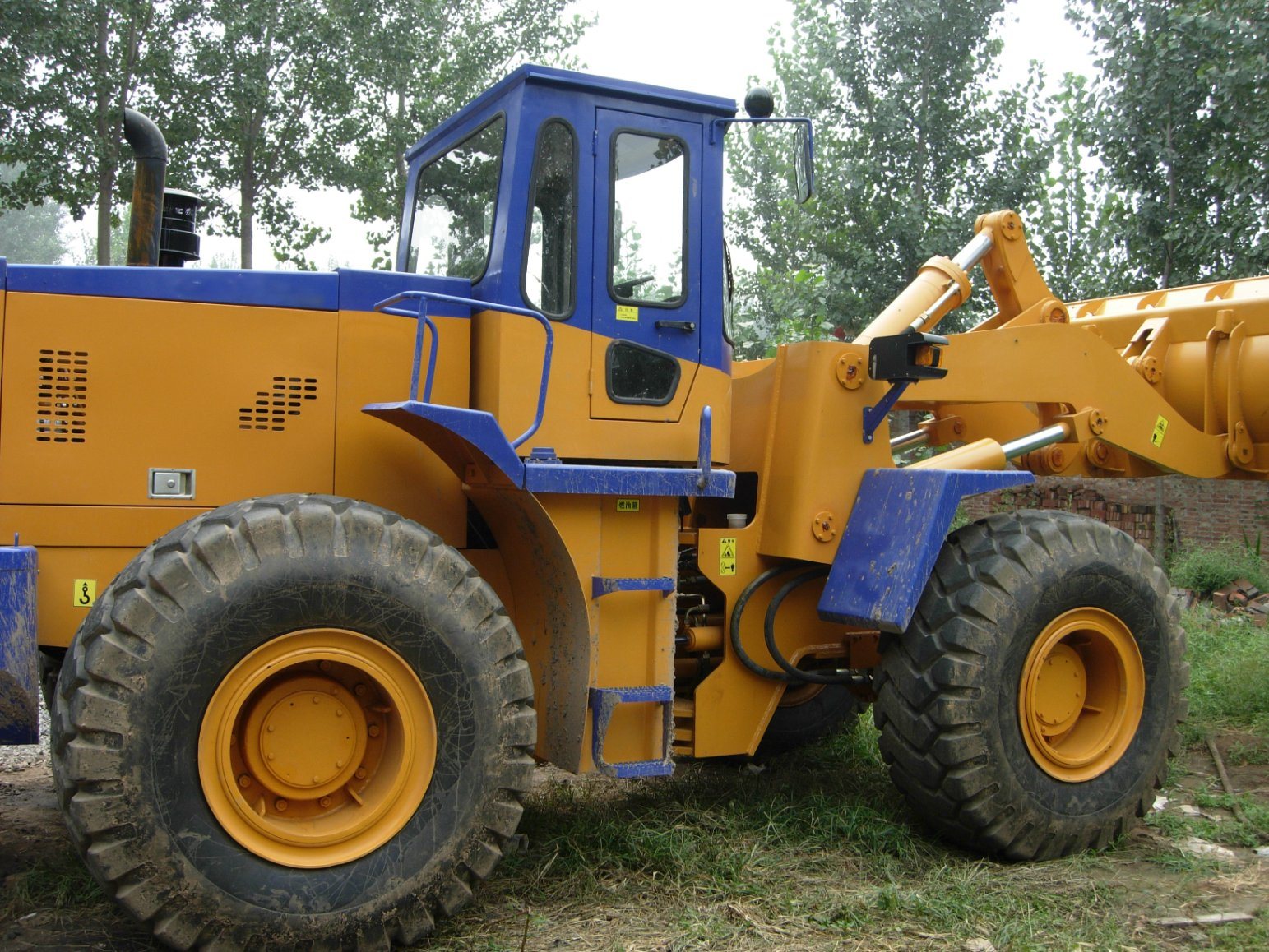 China Famous Brands Lonking 4 Ton Compact Articulated Wheel Loader Cdm843 in Stock Hot Sale