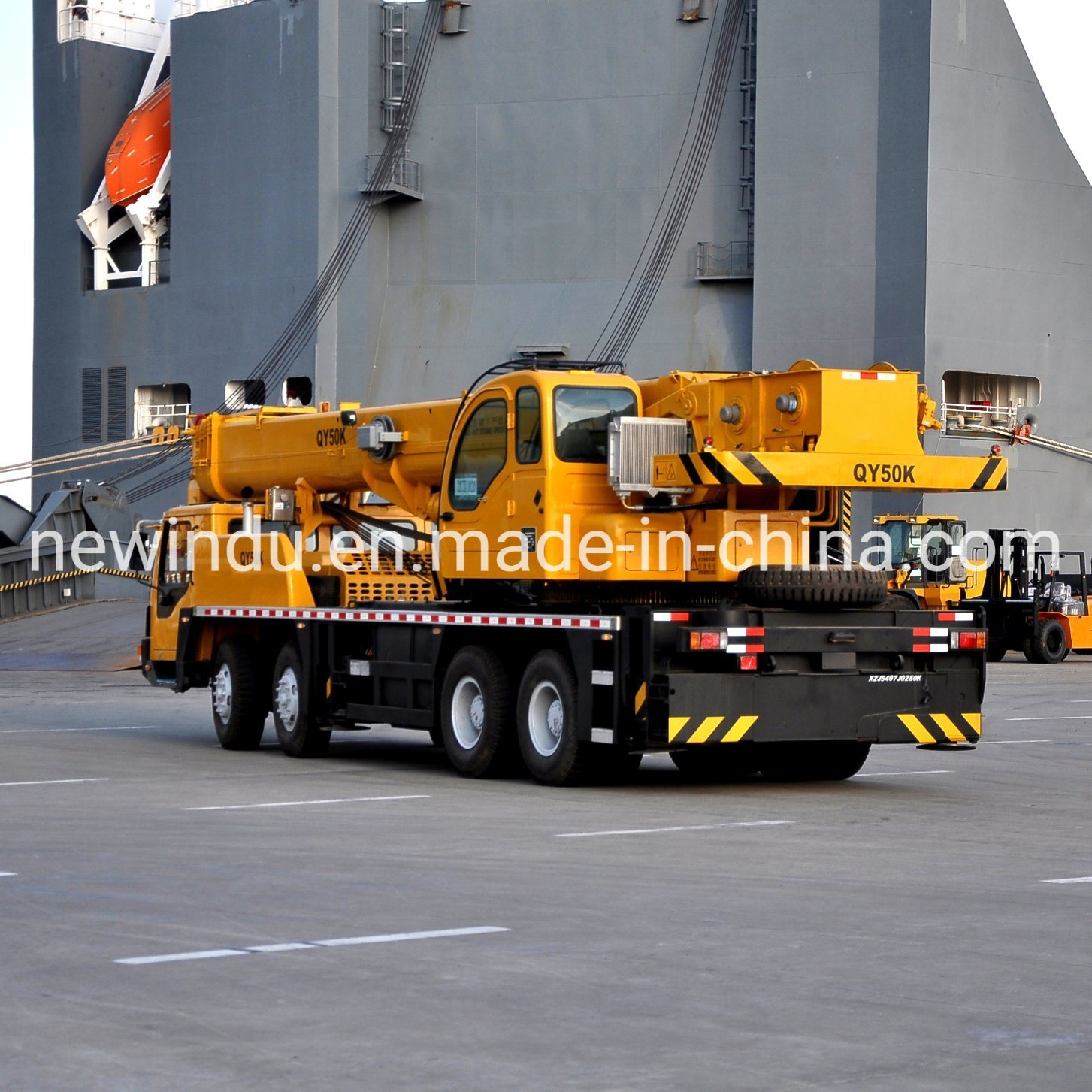 
                China machte Hebemaschinen Qy50K 50 Ton Mobile Truck Crane Auf Lager
            