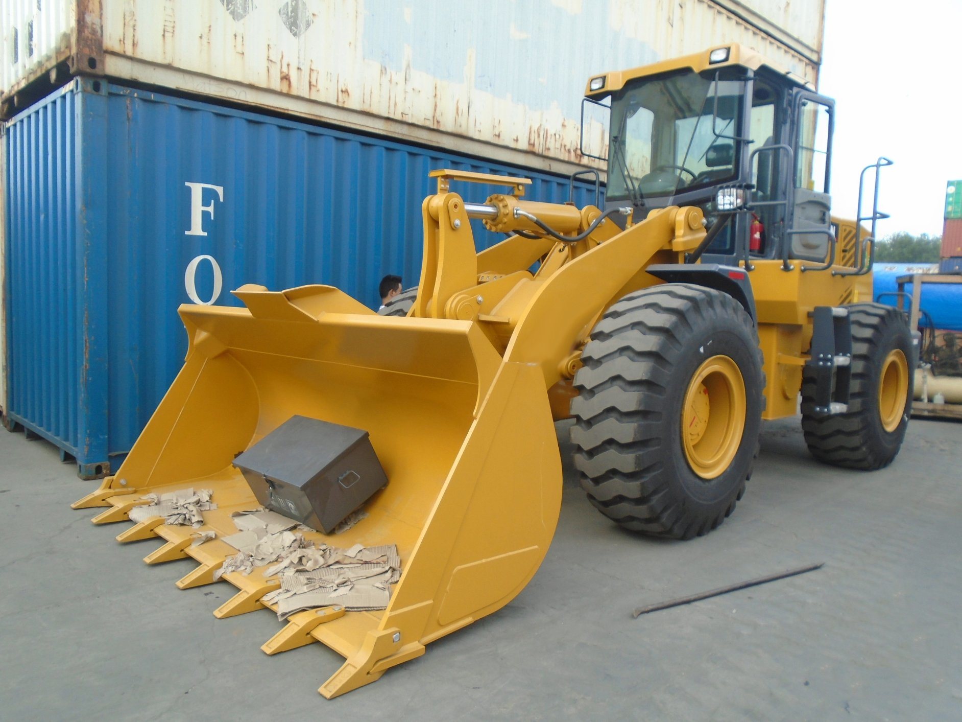 China Top Brand Zl50gn 5 Ton Wheel Loader Shangchai Engine Strengthens Bucket Desert Tires