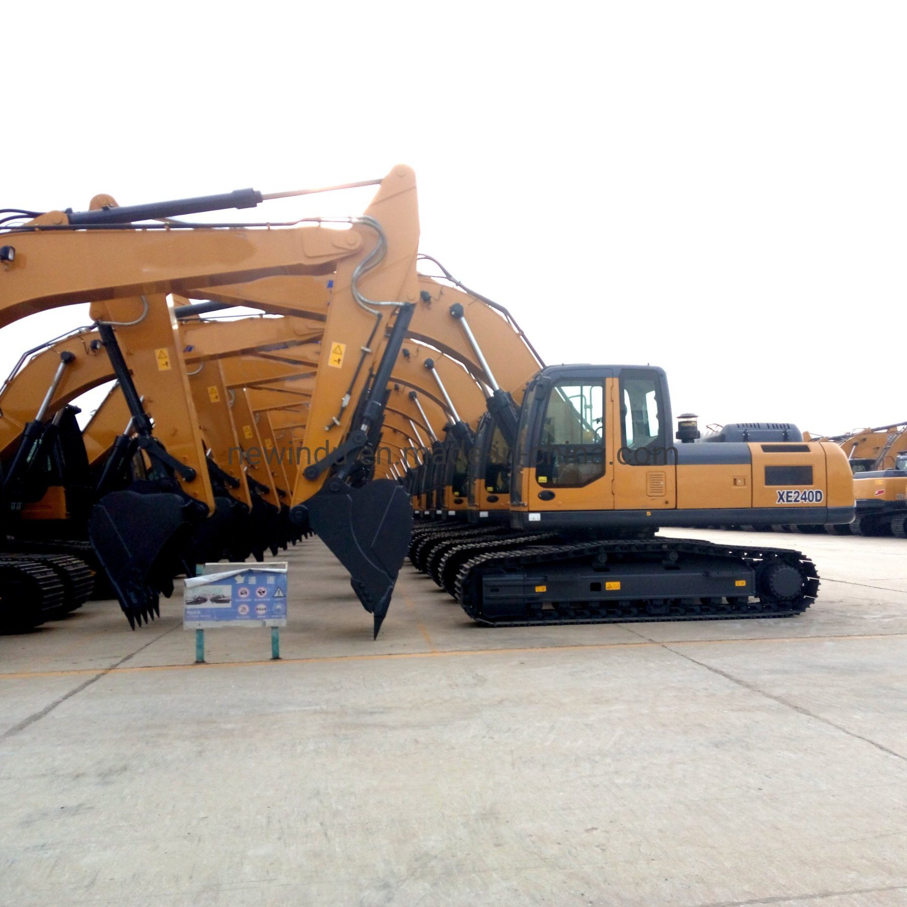 China Top Crawler Excavator Xe250 New 25tons Excavators