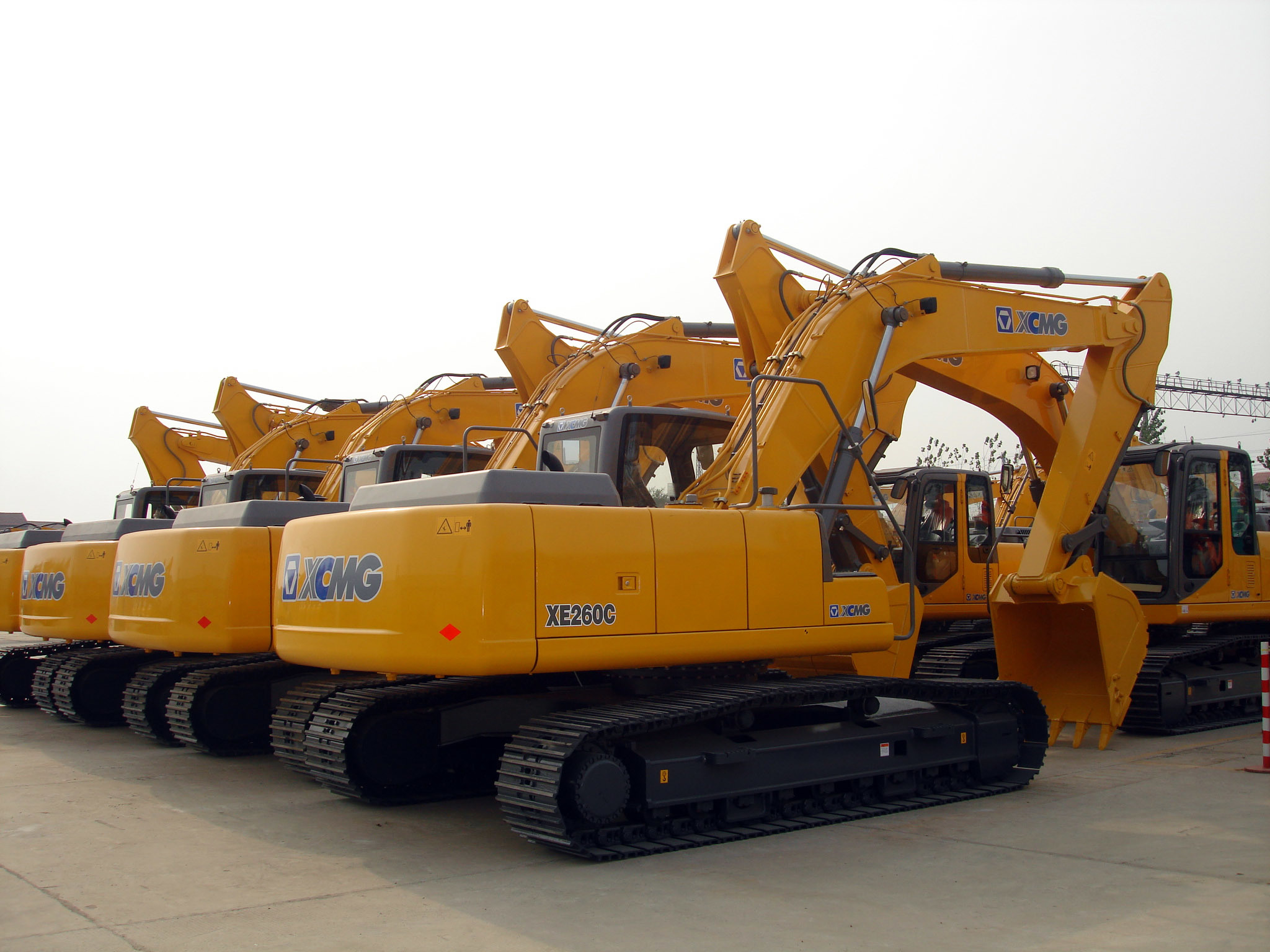 
                Tractores de rastos de máquinas de terraplenagem 33ton Xe335c Escavadoras
            