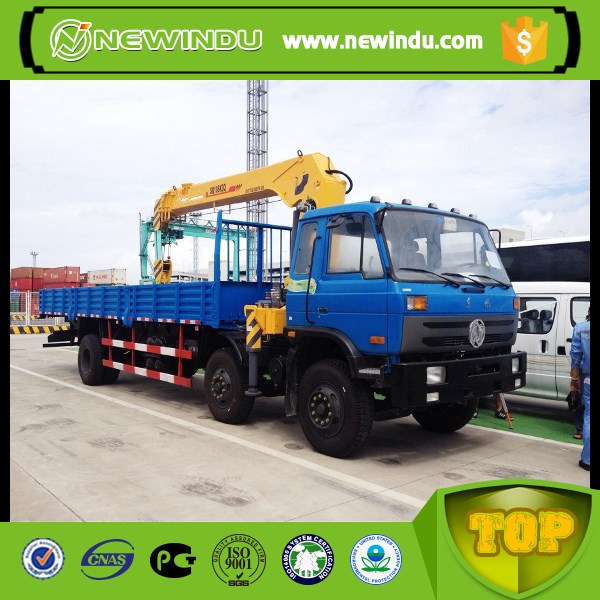 China 
                Dongfeng 4X2, los pequeños de 5 toneladas de grúa sobre camión
             proveedor