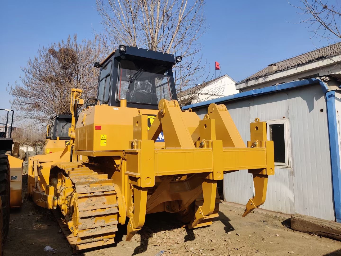 
                Máquina de terraplenagem Bulldozer Trator de Esteiras 235HP Sem822D
            