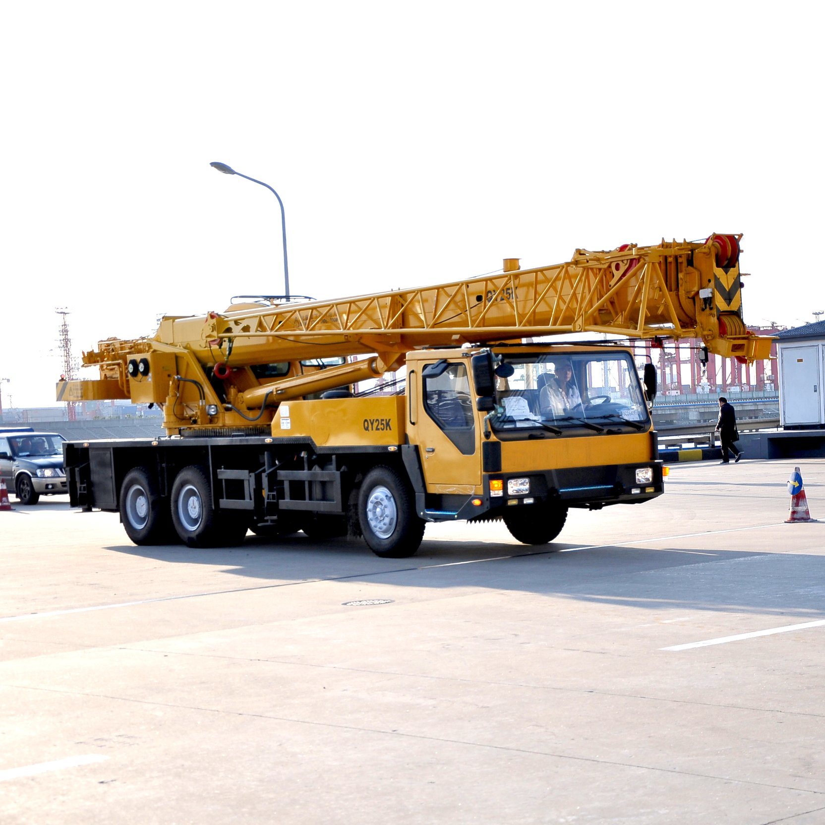 Factory Price 90ton Truck Crane Xct90 Sale in Philippines