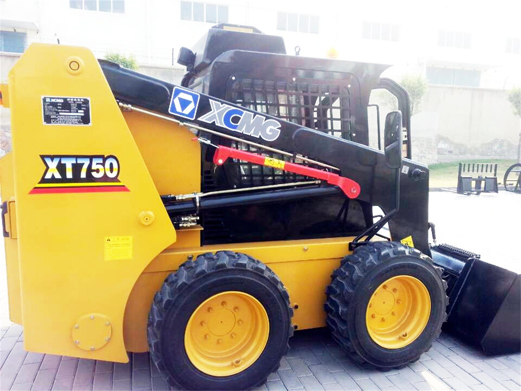 Factory Price Top Brand 760kg Skid Steer Loader Xt760 Hot Sale