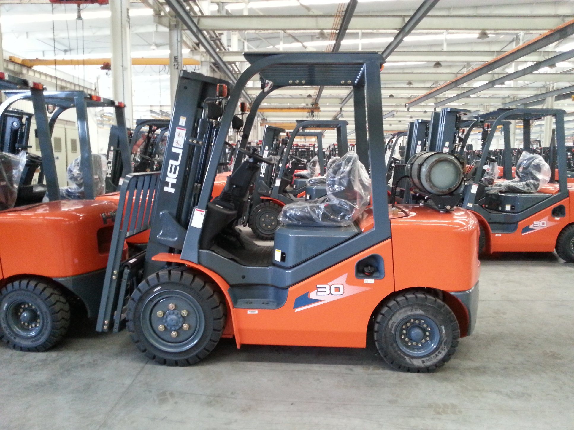 China 
                Heli Brand Forklift Trucks 3ton Cpd30 에너지 절약형 지게차 부품
             supplier