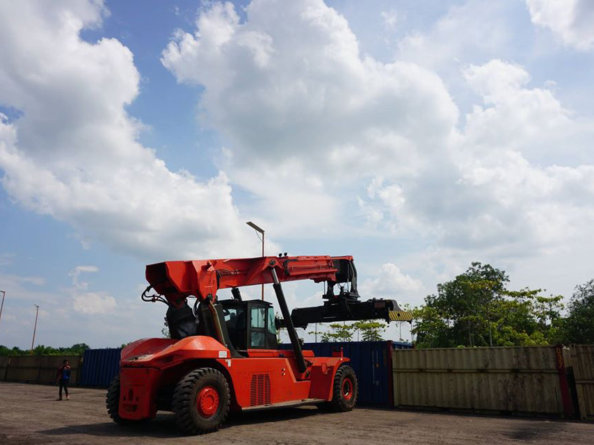 Heli Container Lifting Machine 45 Tons Reach Stacker with Volvo Engine