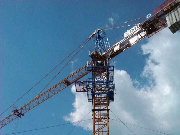 High Quality Small 4 Tons Mobile Tower Crane Low Price