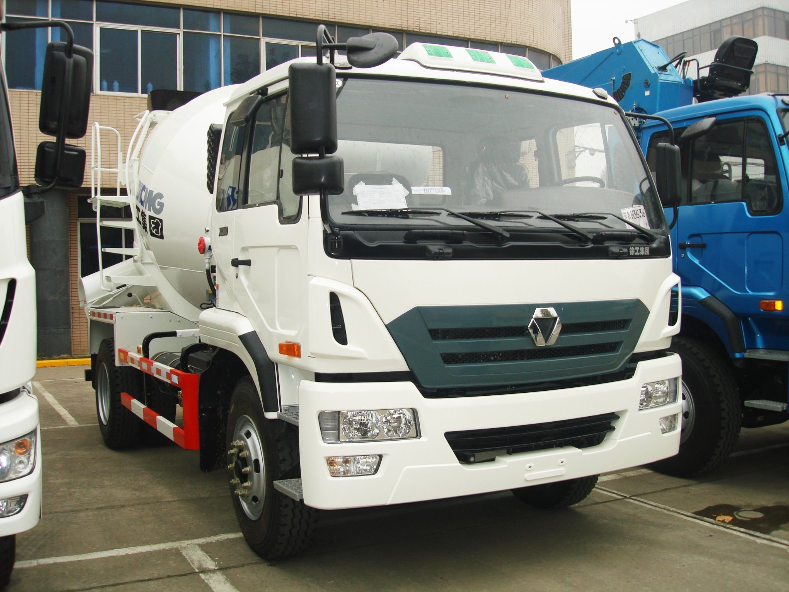 
                La machinerie de construction en béton de la marque chaud camion mixer avec tambour gjbhw Yzh5250
            