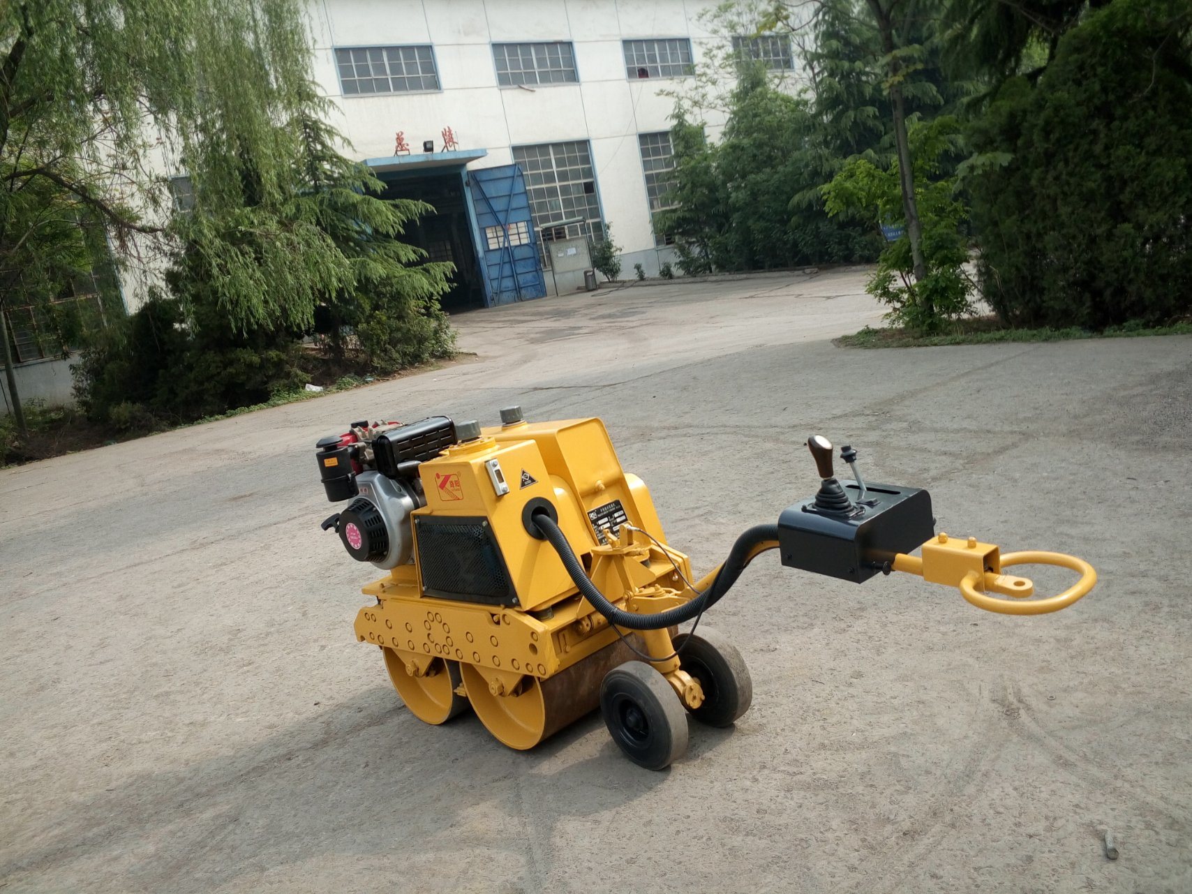 China 
                Mini 800 kg Walking Type Lutong Compactor Road Roller Ltc08Hz
             leverancier