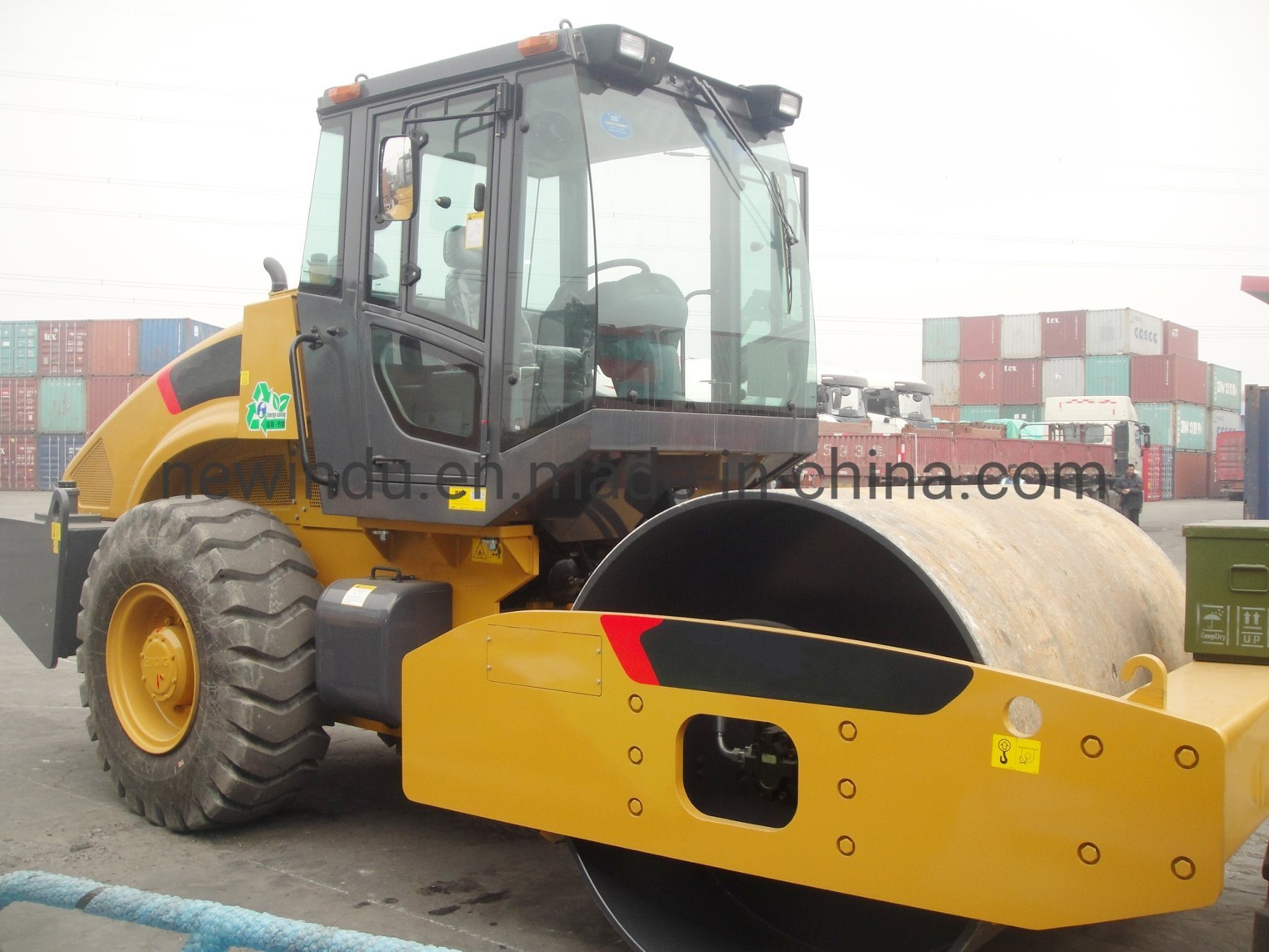 China 
                Nuevo rodillo vibratorio de prensarlo 16 Ton Road Roller XP163
             proveedor