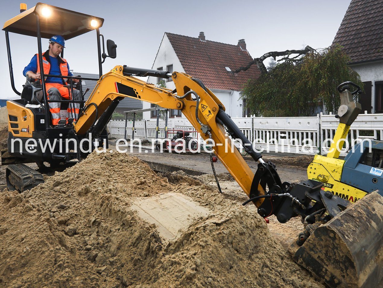 Newindu 2.6 Ton Mini Crawler Excavator Sy26u with Best Price for Sale