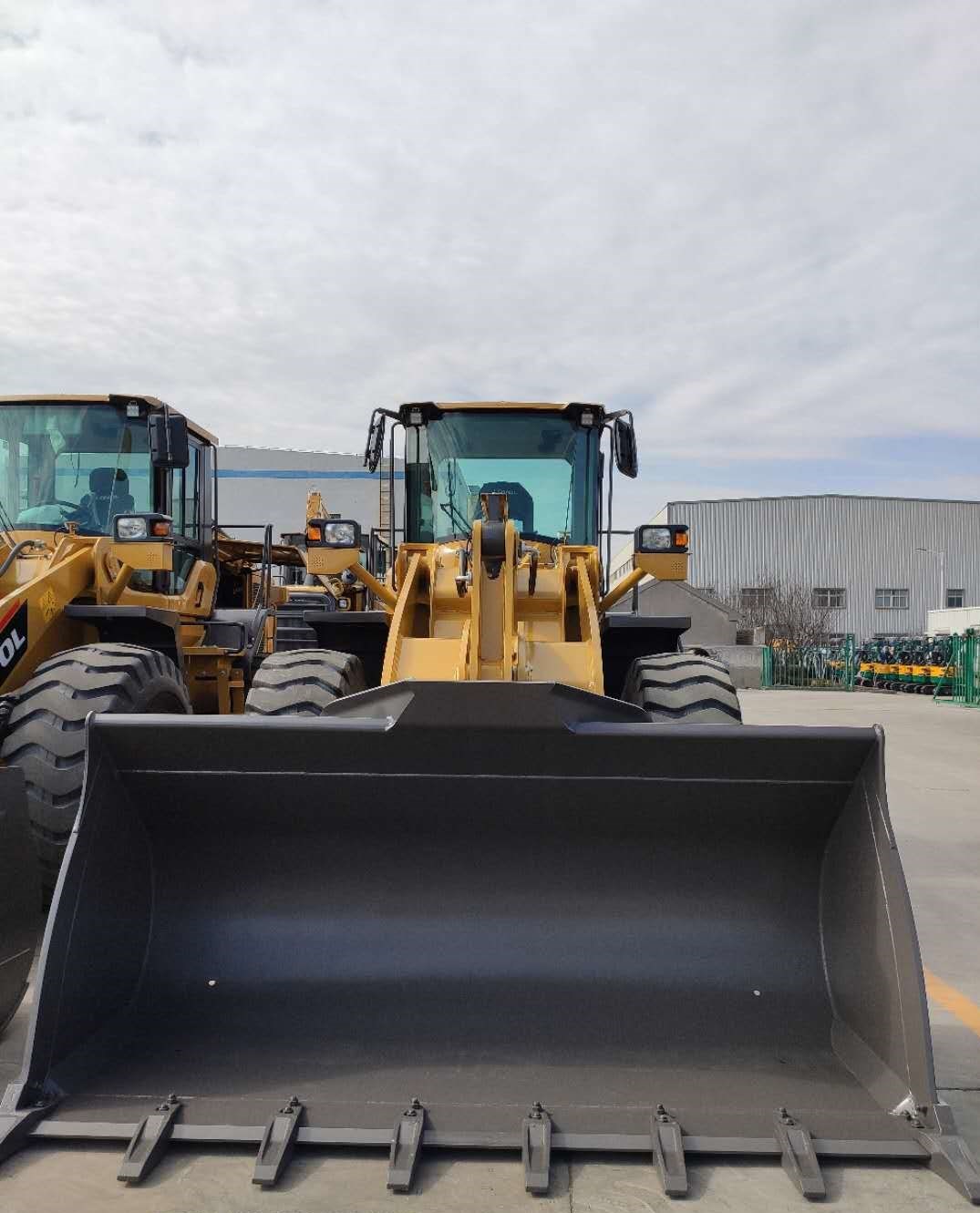 Selling Lovol New Wheel Loader 5.5ton Capacity 162kw with Bucket