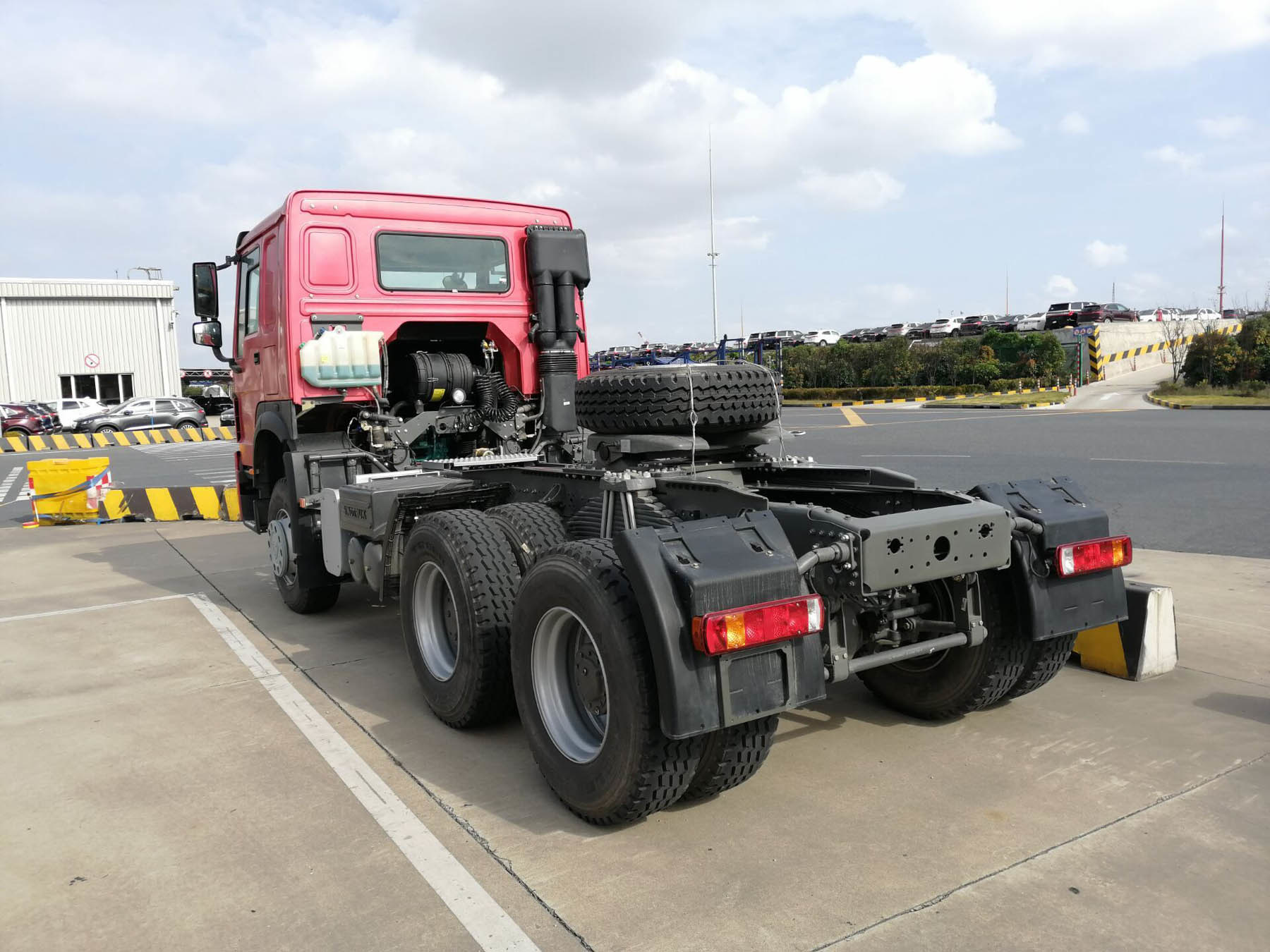 Sinotruk HOWO F2000 F3000 6X4 4X2 8X4 Tractor Truck