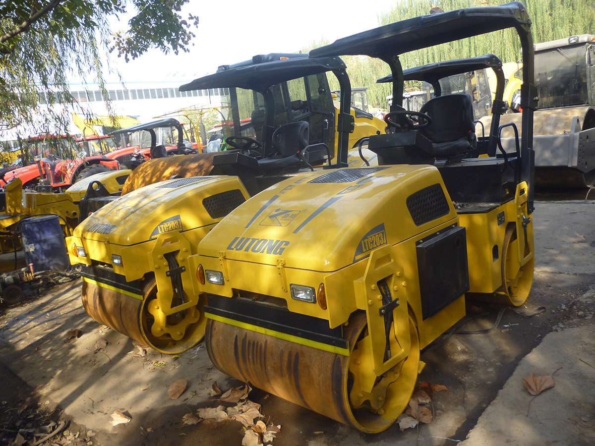 Small New 3 Tons Smooth Drum Road Roller Compactor Ltc203