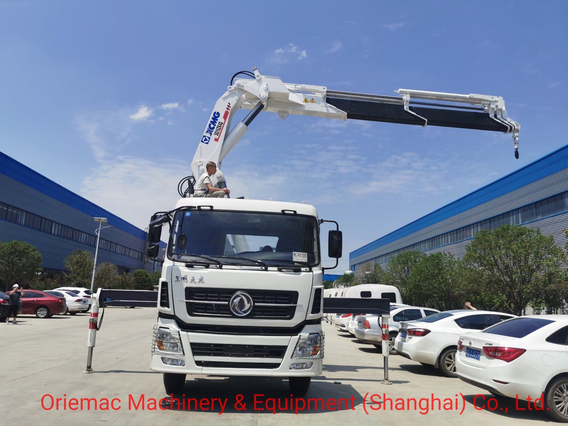 16 Tons Truck-Mounted Crane Sq16zk4q with Foldable Arm