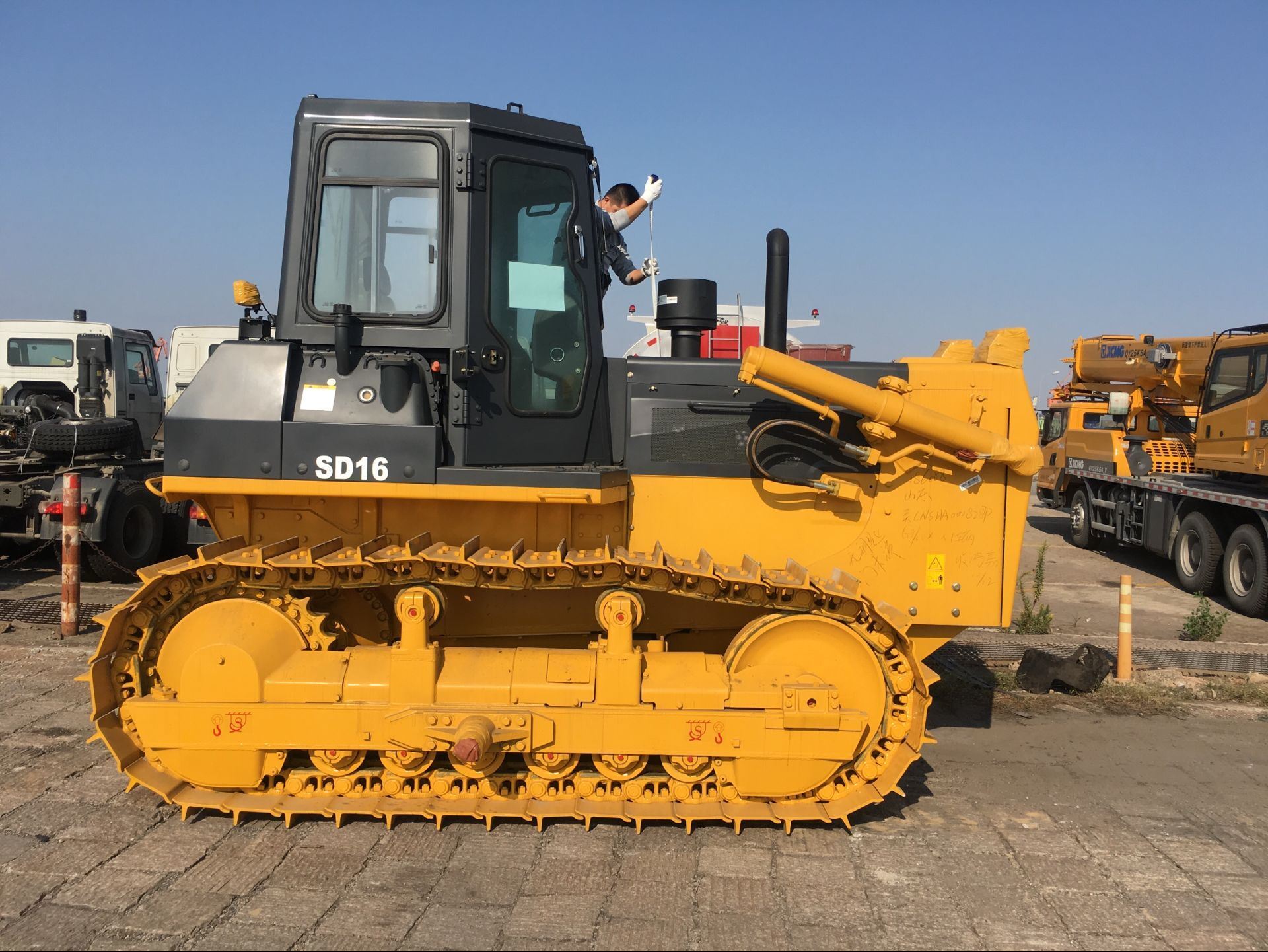 160HP Crawler Bulldozer Shantui SD16 for Sale