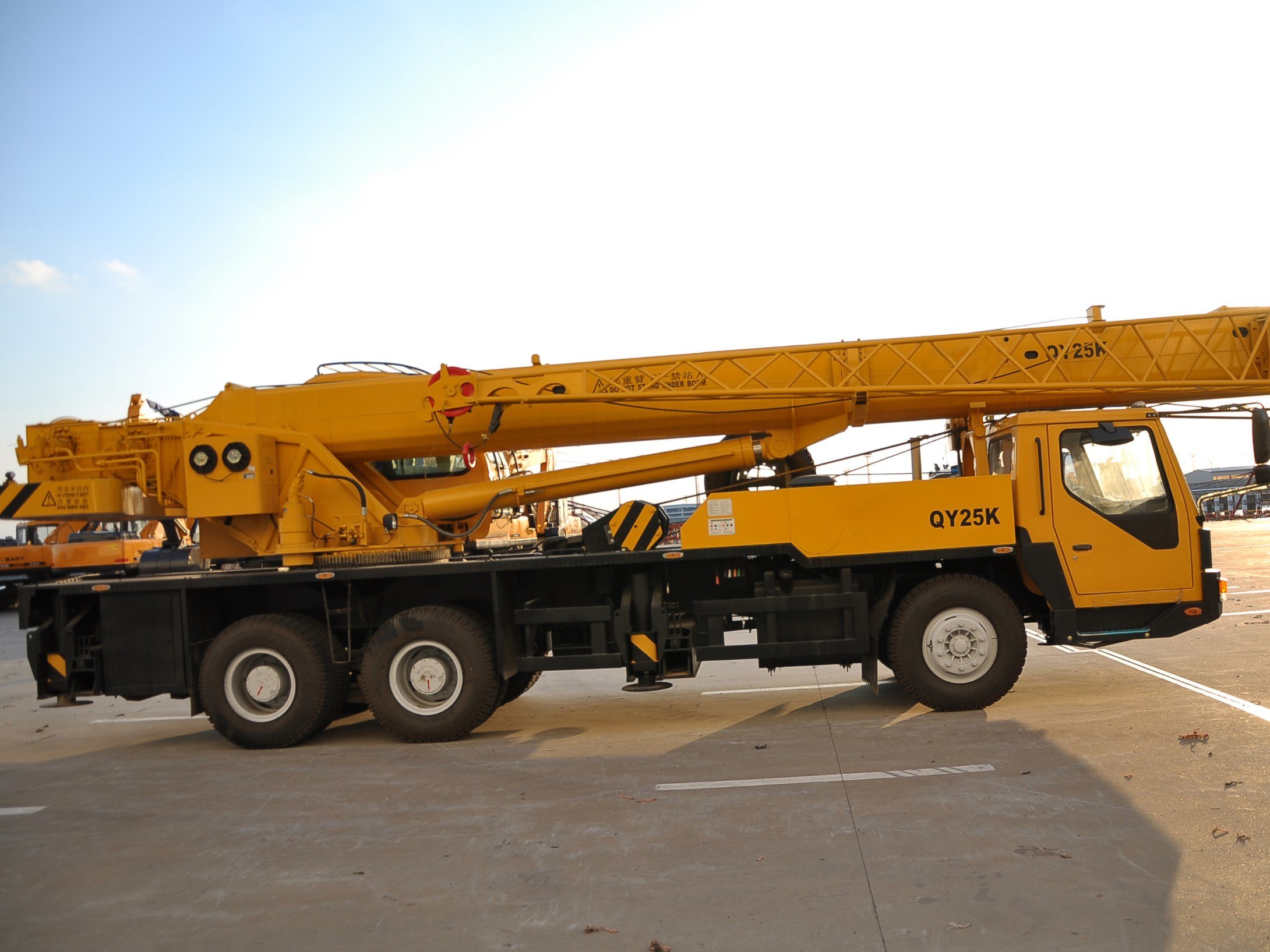 
                2020 New Oriemac Xct16L4 China Manufacturer 16 Ton Hydraulic Mobile Truck Mounted Cranes
            