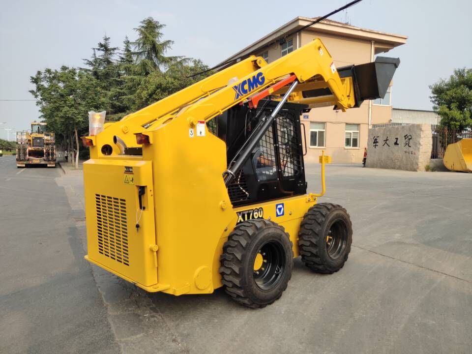 3ton Skid Steer Loader 0.6m3 Xt760 Wheel Loader in Algeria