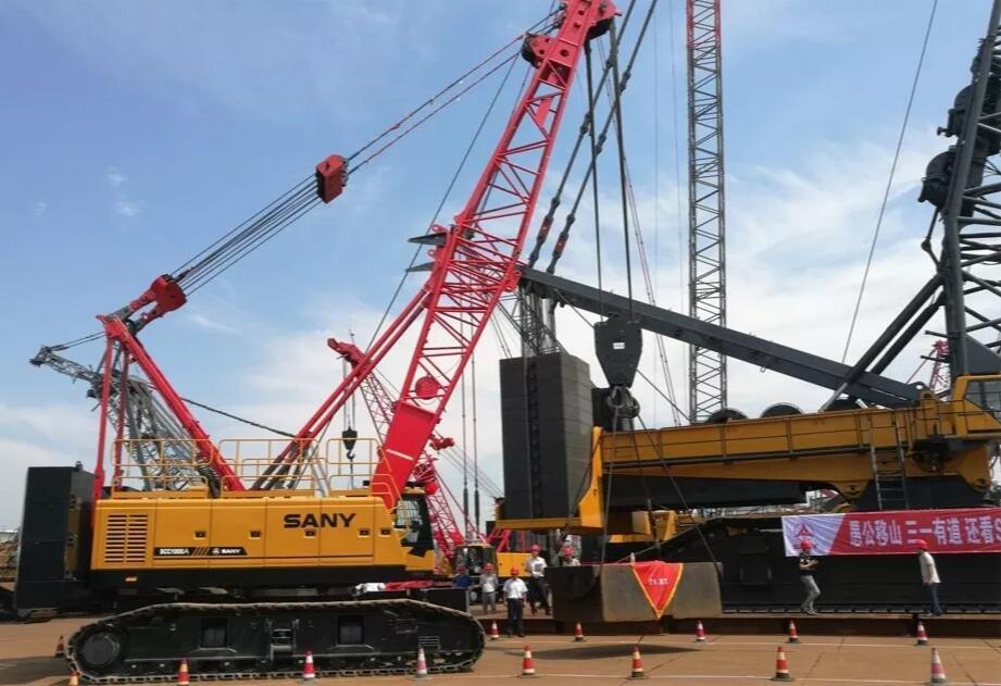 45t Crawler Crane Scc450A-6 with Boom 40m Crawler Crane