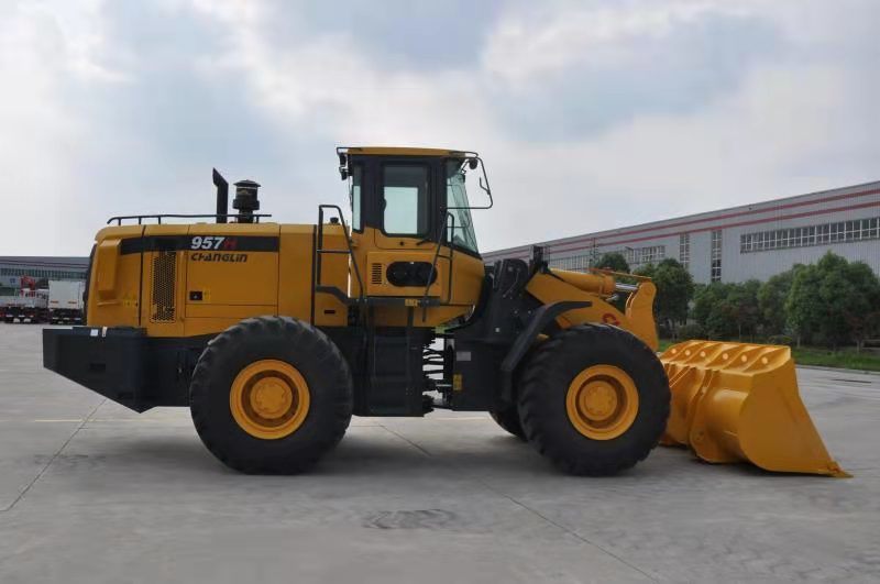 5 Ton Wheel Loader with Cummins Engine 957h Loader with Hydraulic Control