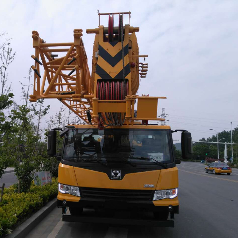 
                50 Ton Mobile Truck Crane Qy50ka for Sale in Dubai
            