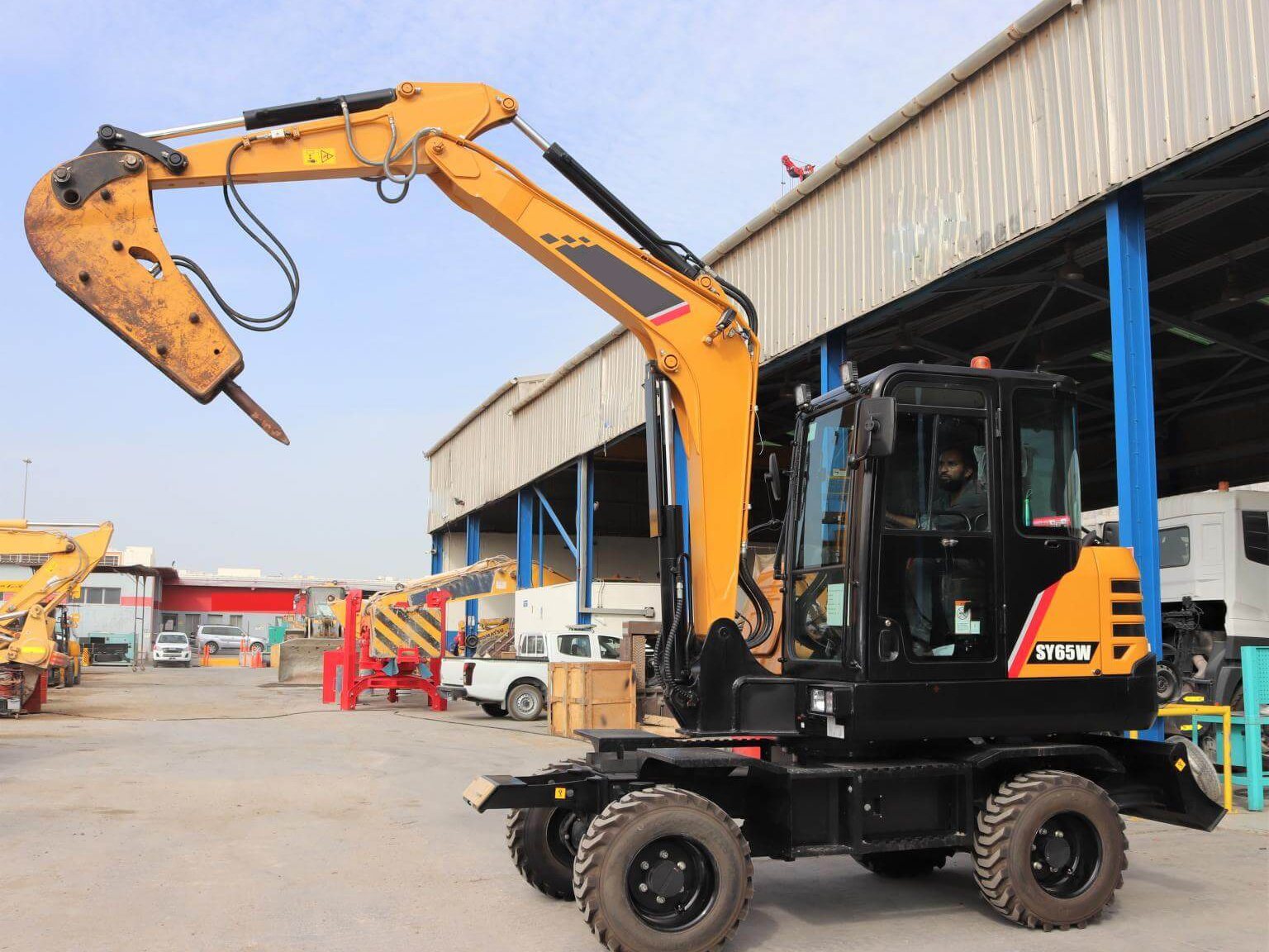 6 Ton Wheeled Excavator with Kubota Engine Sy65W