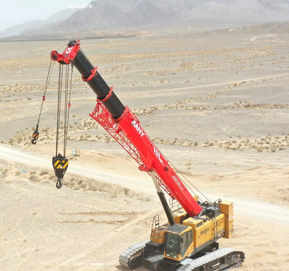 
                60t pluma telescópica grúa sobre orugas de la SCC600tb con Daa/Zu motor
            