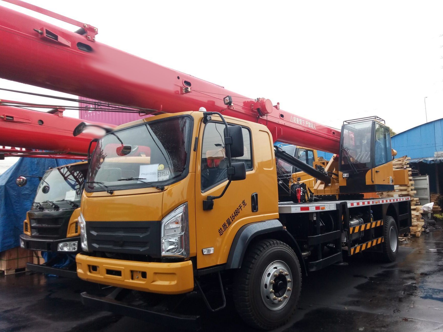 Chine 
                Nouvelle mini-grue de camion de 12 tonnes Stc120
             fournisseur