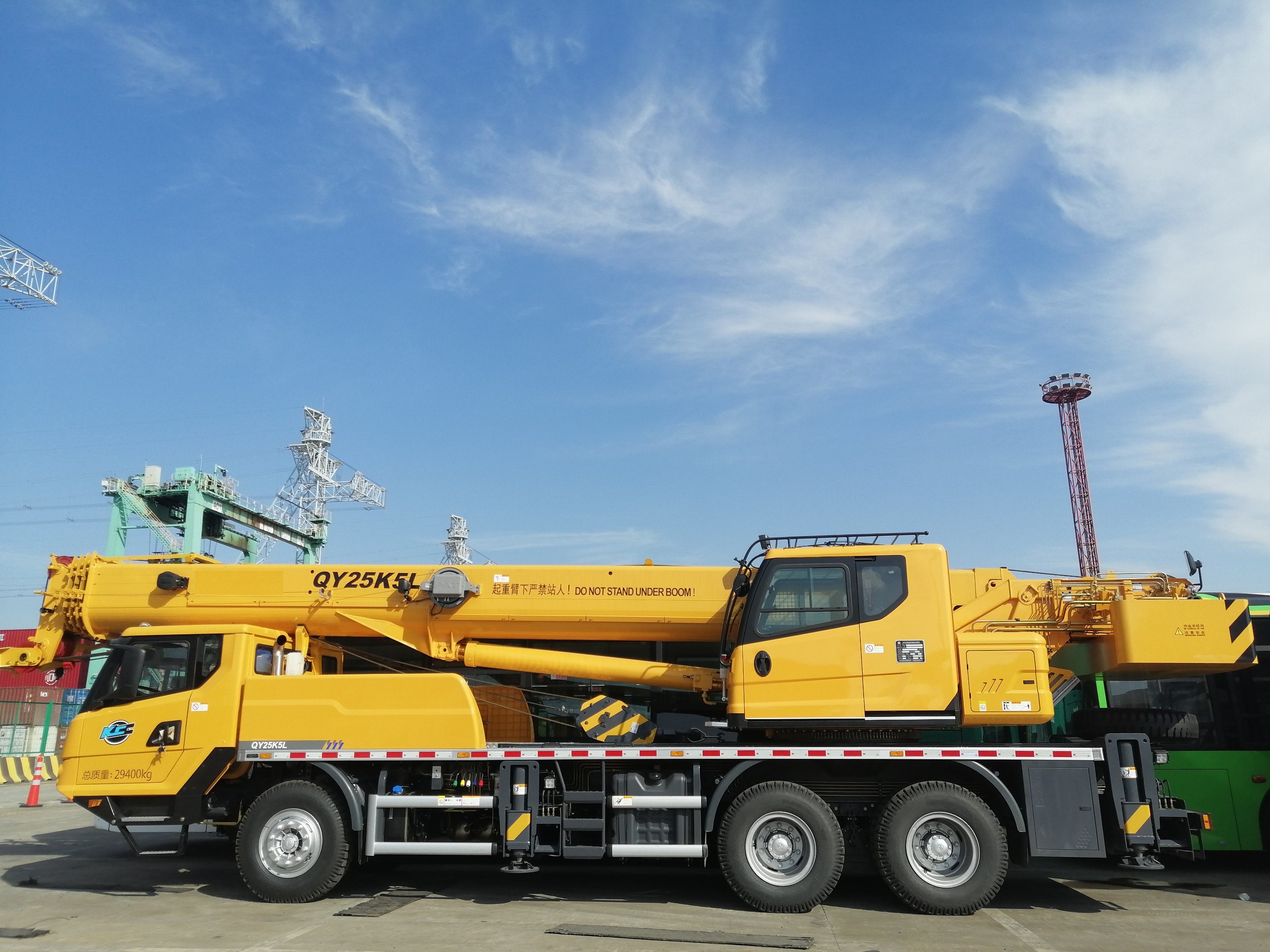 Chine 
                Tout nouveau camion lourd de 25 tonnes, camion hydraulique mobile Grue Qy25K5l
             fournisseur