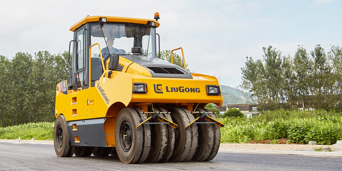 
                Tout nouveau rouleau de route à bandage pneumatique Liugong 20 tonnes 6520e
            