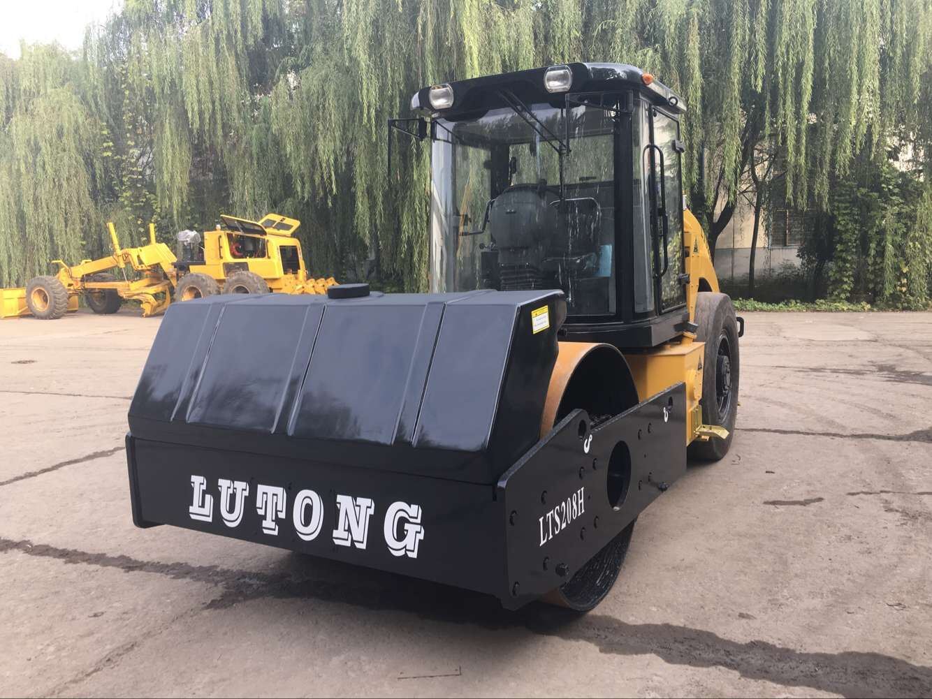 China 
                Gloednieuwe Lutong Road Construction Machinery 20 ton Compactor Hydraulic Rollers voor de openbare weg Lt. 203
             leverancier