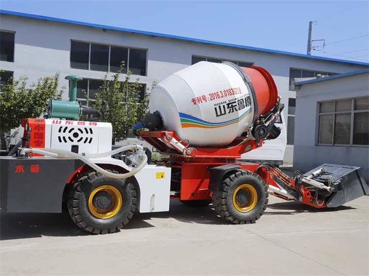 China 
                Gloednieuwe kleine 4cubic Mobile Electric Self Loading concrete mixer
             leverancier