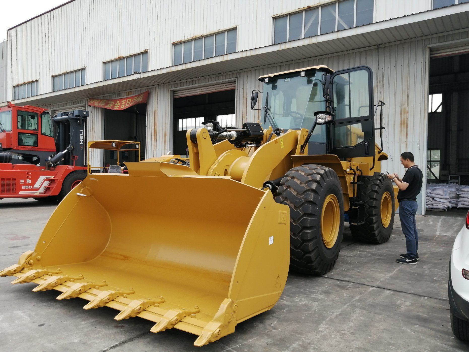 
                5 тонн Payloader Caterpiller 950gc передней колесный погрузчик с 3м3 ковша
            