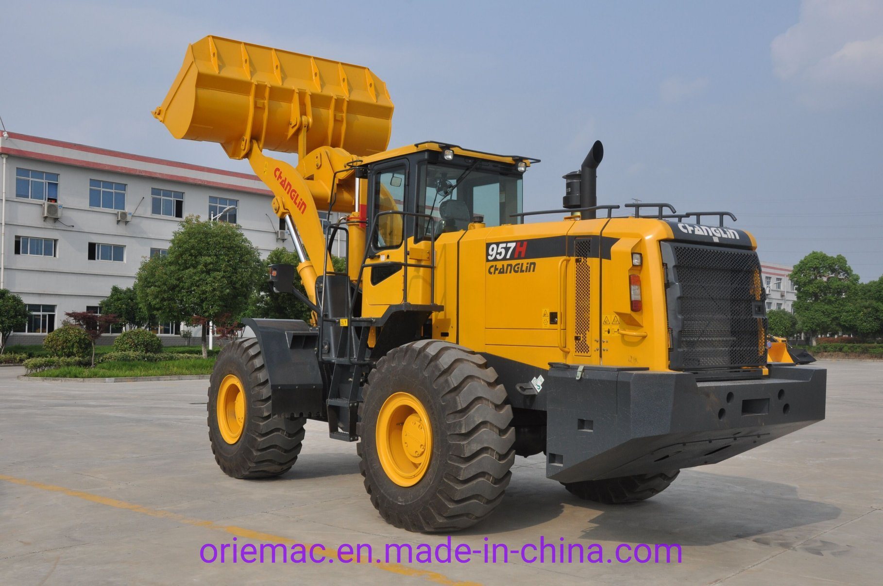 
                Chargeur de 5 tonnes Changlin Whee 957H avec 3 godet de GAC
            