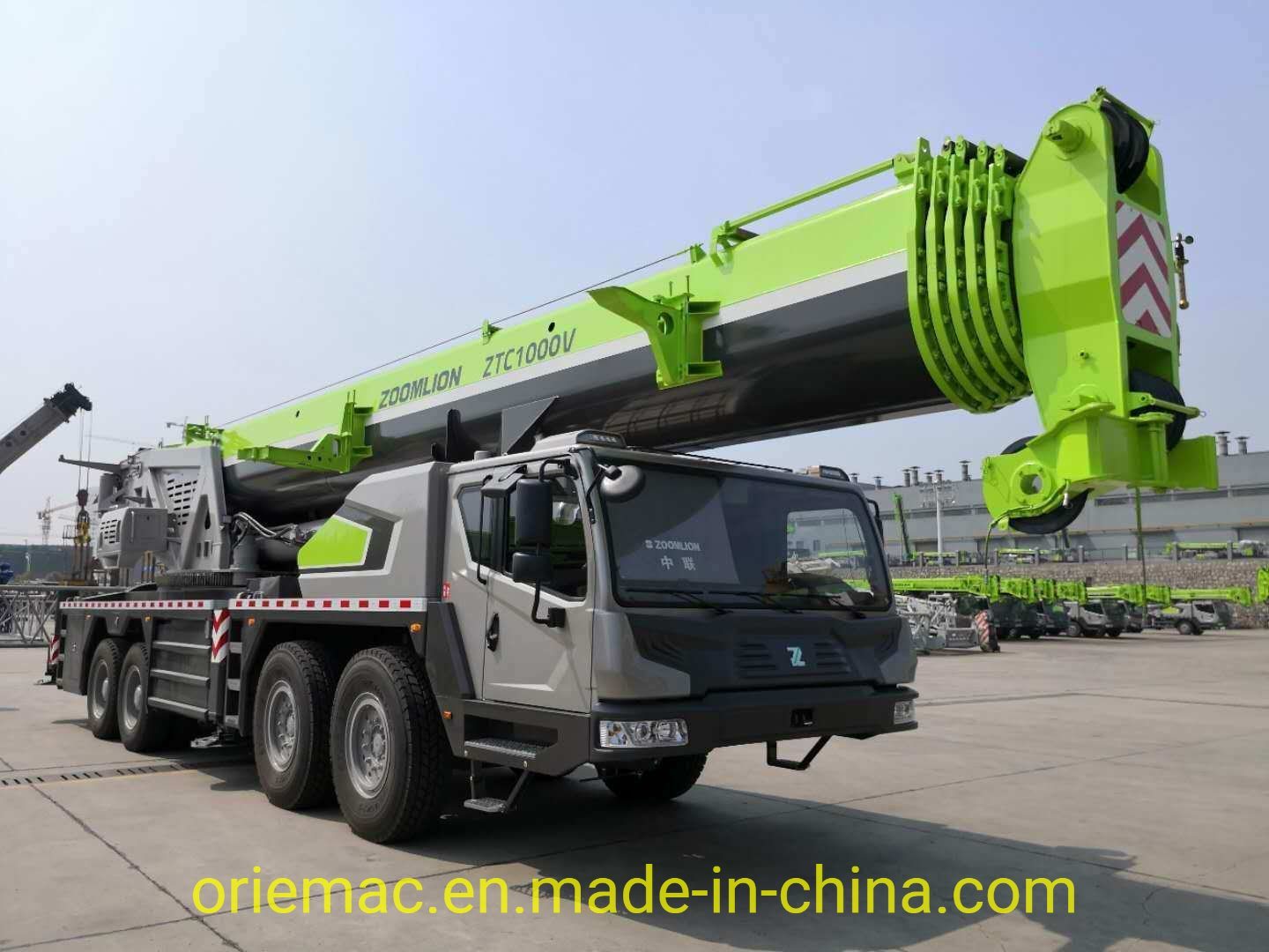 
                China 100 toneladas Ztc1000V653 de Camión grúa con pluma 64M.
            
