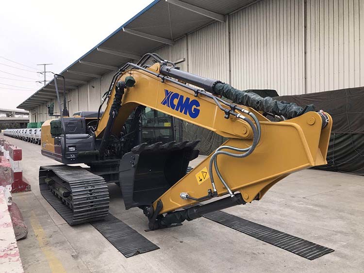 China 15ton Hydraulic Crawler Excavator Xe150d with Hoses