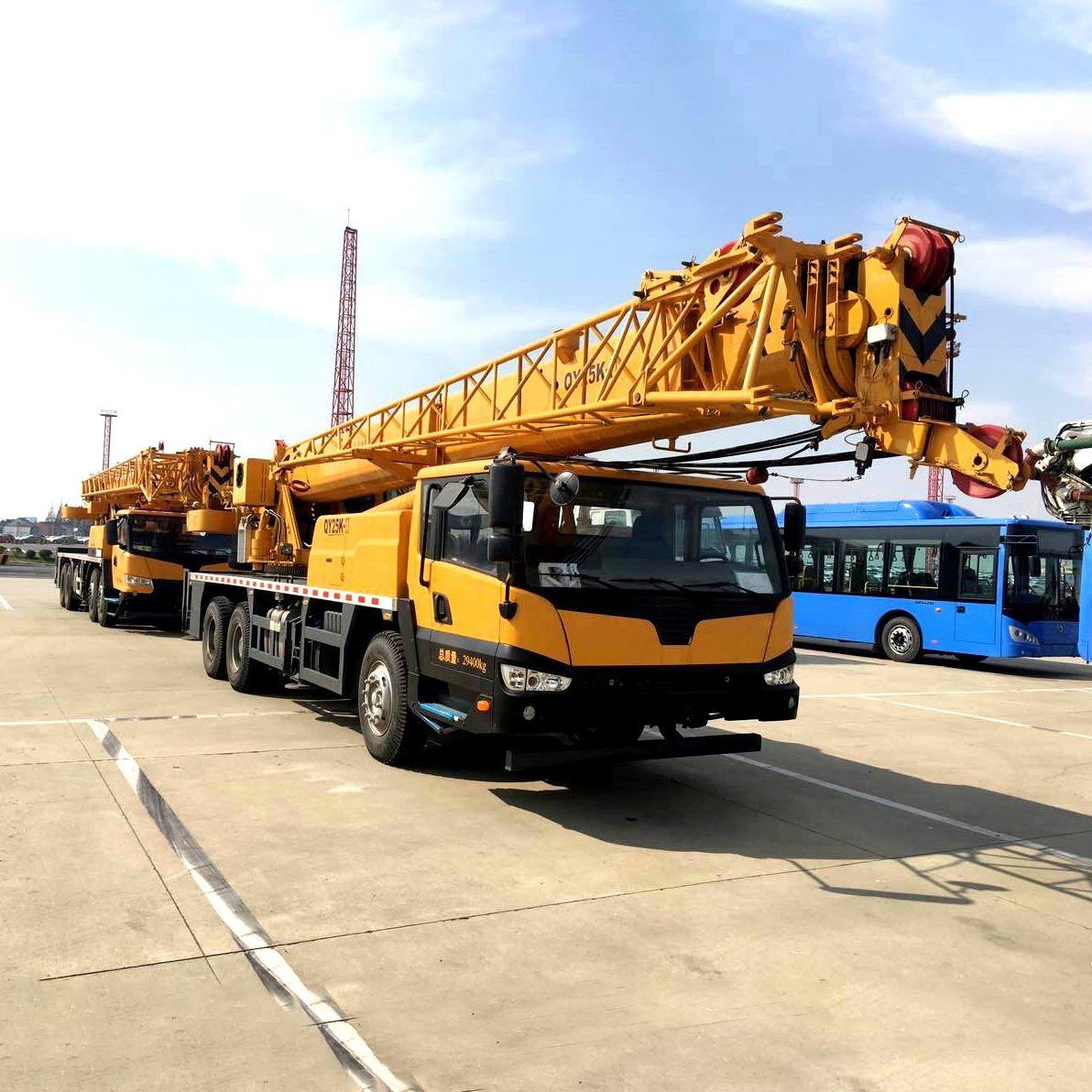 
                China 25t Mobiler Kran mit 5 Ausleger Qy25K5d 25ton 50ton Mobil Kräne zum Verkauf
            