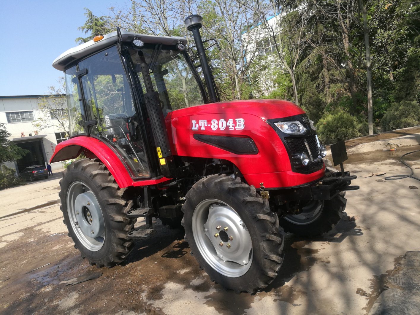 China Brand Lutong 80HP Tractor 4*4 Lt804 for Agricultural