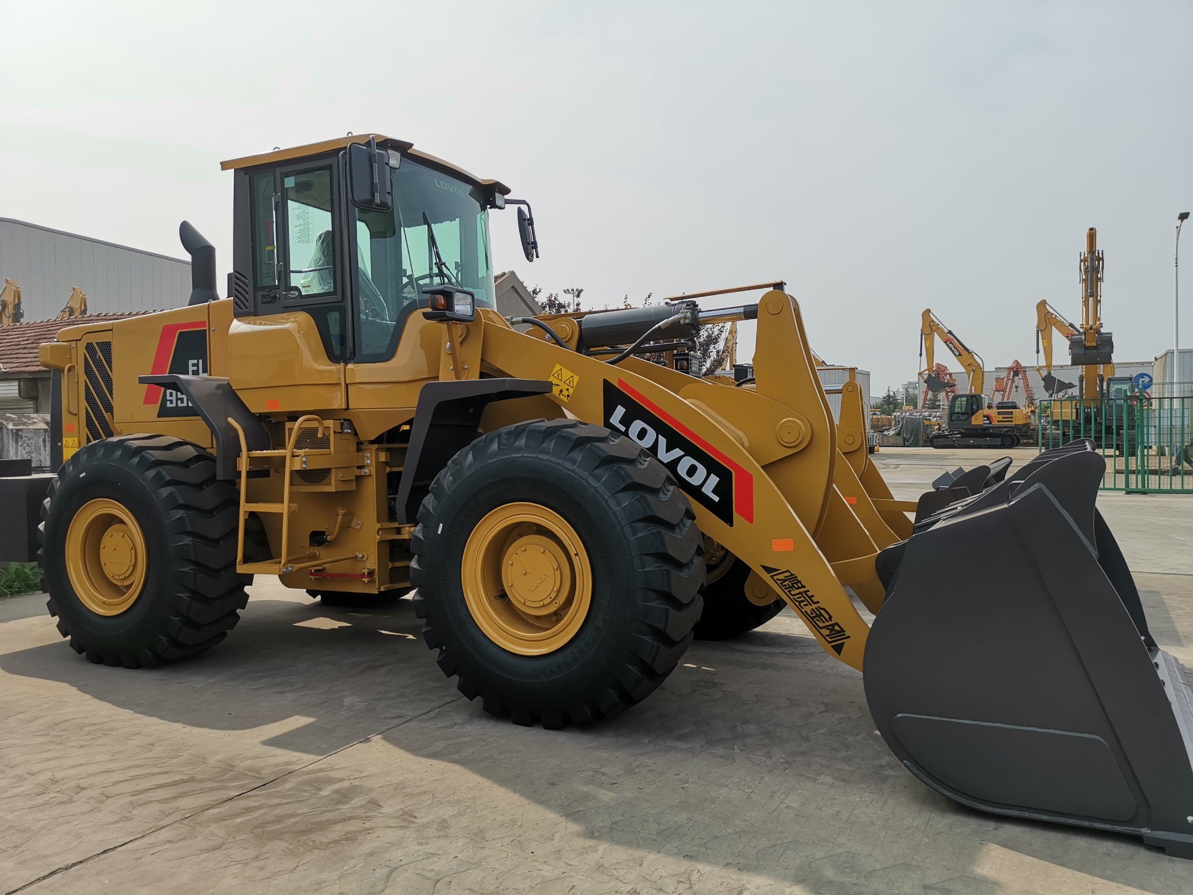 
                China Brand New 3cbm Wheel Loader FL958h Mini Loader with Forklift
            