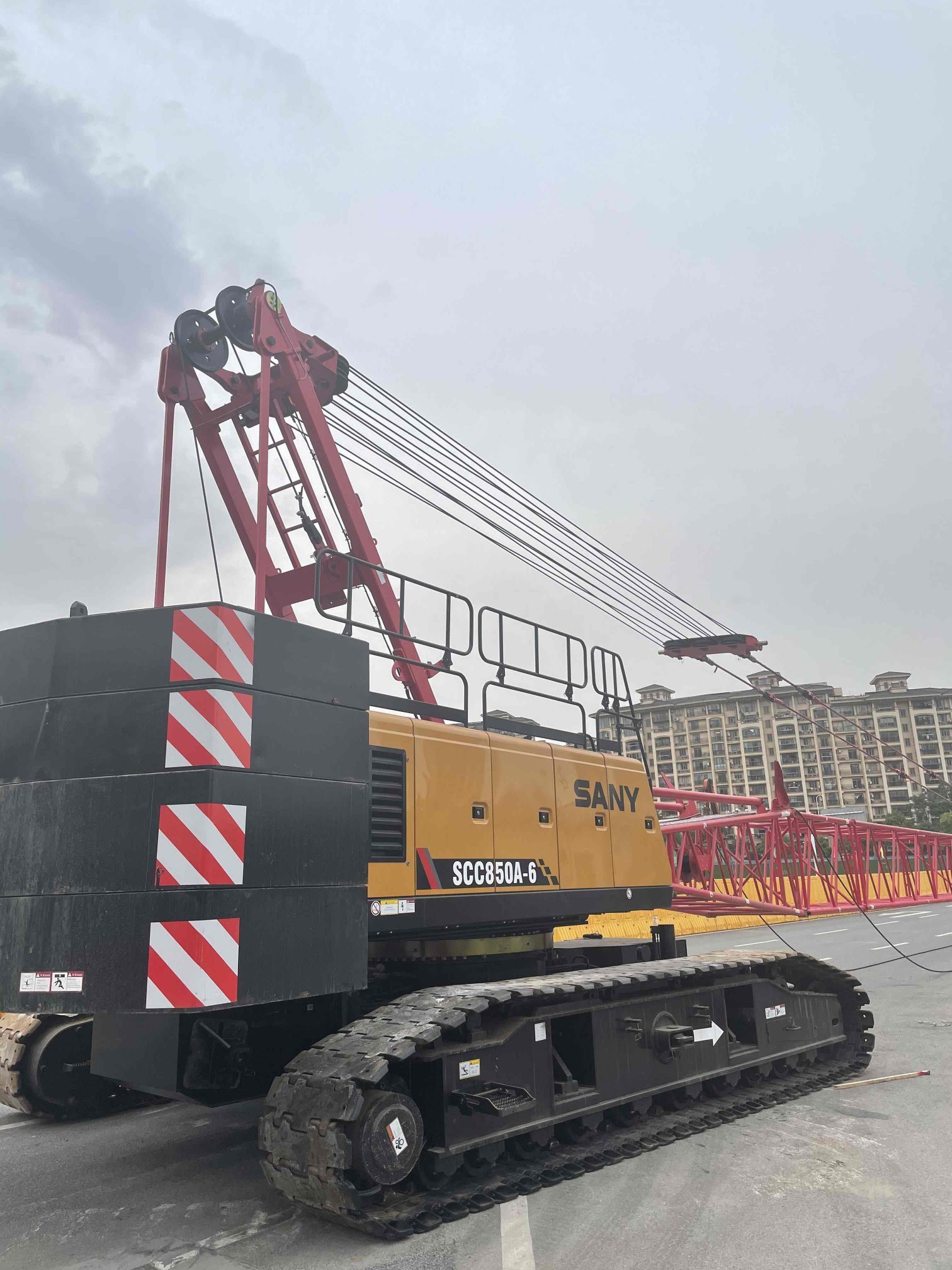 
                China Brand New Crane zum Verkauf Scc850A 85t Raupenkrane
            