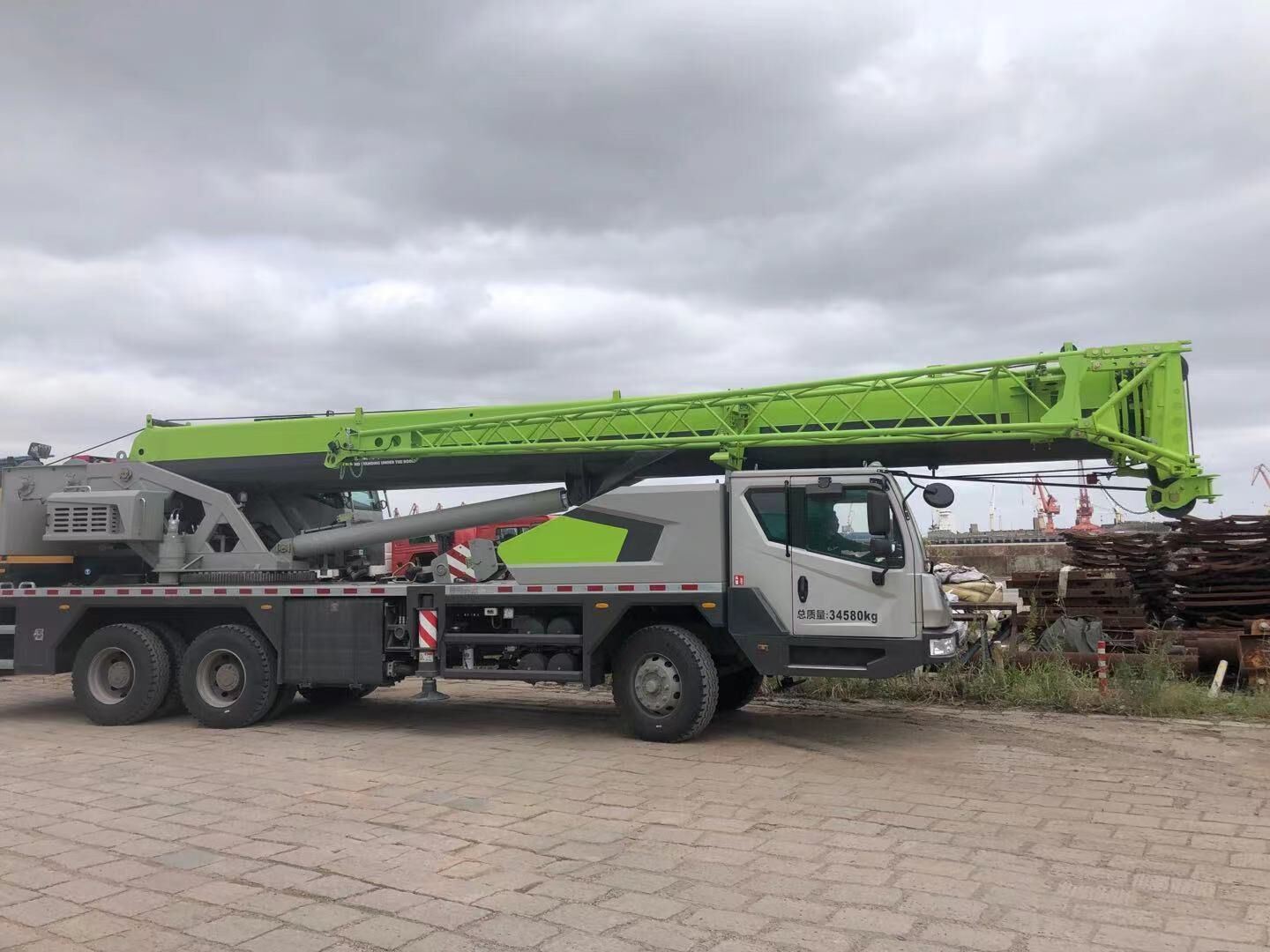 
                Zoomlion Hydraulic 30 Ton Mobile Truck Crane Ztc300e552, marchio cinese Ztc300h a prezzo basso per la vendita
            