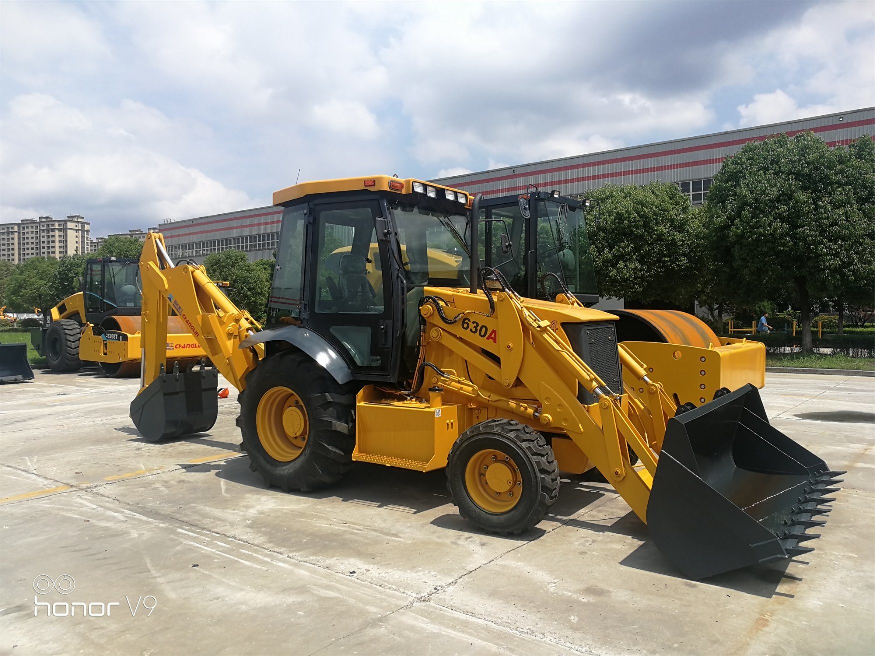 
                China Changlin Equipment Small Farm Tractor Backhoe Loader バックホー 630A
            
