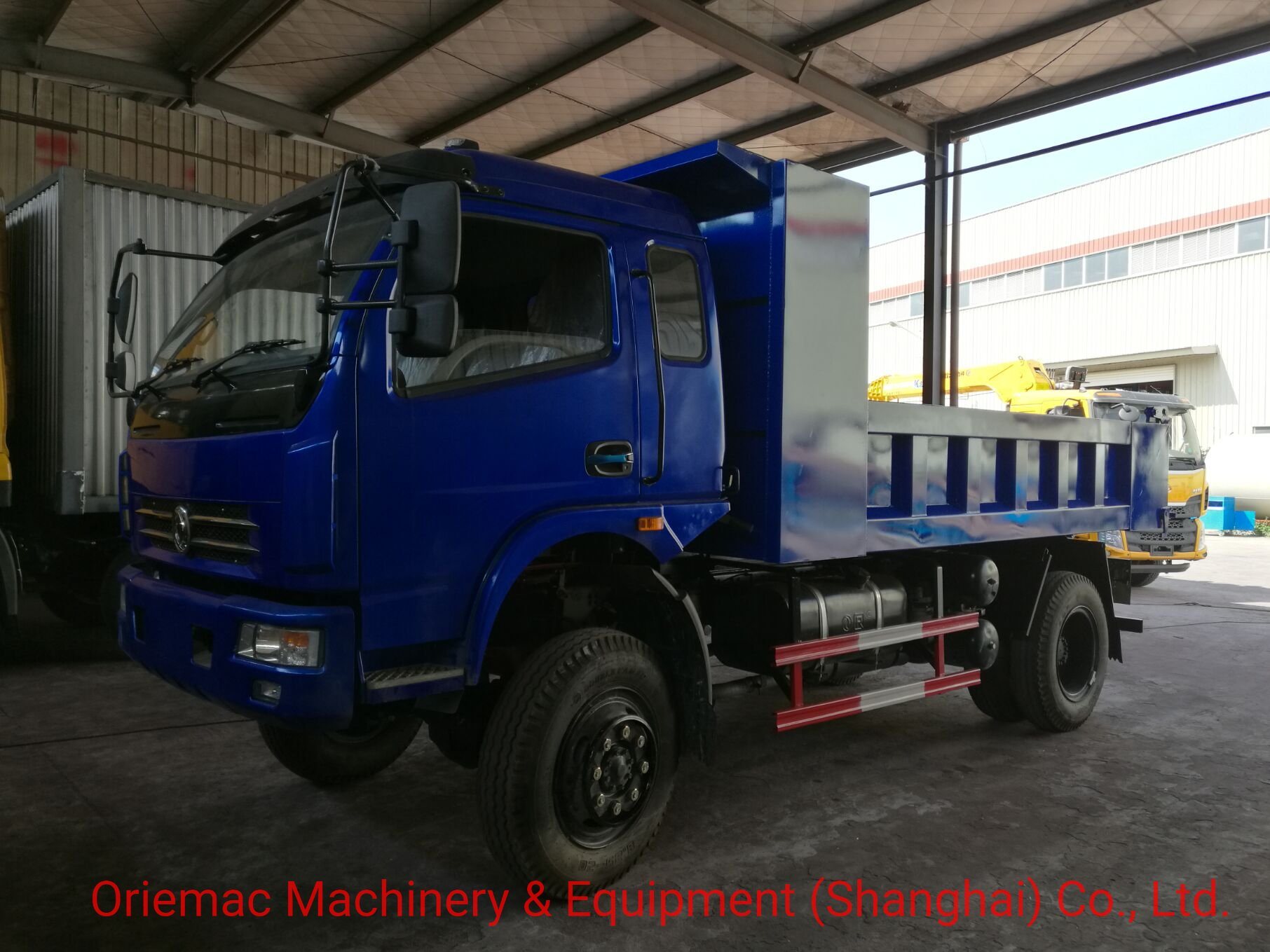 China Dongfeng 4*2 Mini Dump Truck with 5 Ton Loading Capacity