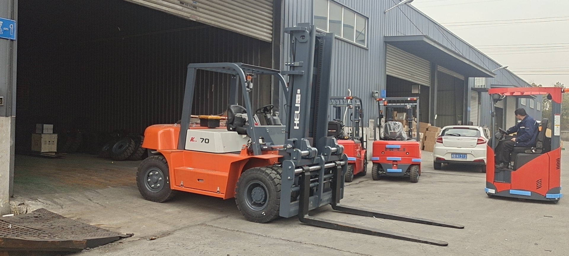 
                China Forklift High Quality Heli 3ton 5ton 7ton Lift Height 3m 4m, 4.5m, 5m Gas Diesel Forklift Truck Cpyd70
            