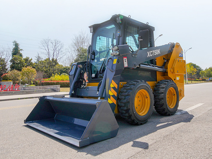 China Skid Steer Loader Xt740 Wheel Loader with Imported Gearbox Skid Steer Loader