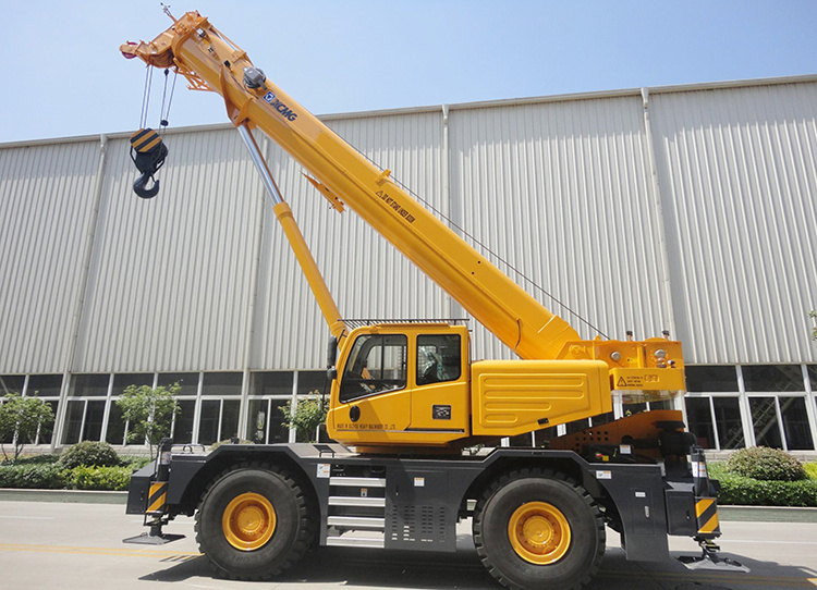 China Top Brand 55 Ton Telescopic Boom Rough Terrain Crane Xcr55L5 Price