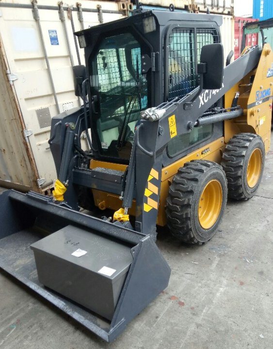China Xugong 1 Ton Skid Steer Loader Xc760K with Attachment