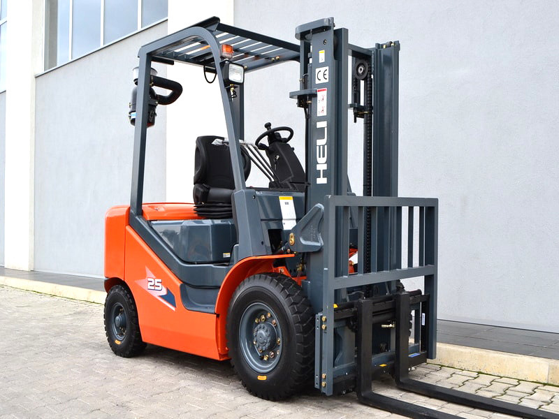Heli New 2.5ton Diesel Forklift Truck Cpcd25 Mini Forklift with 2 Stage Mast